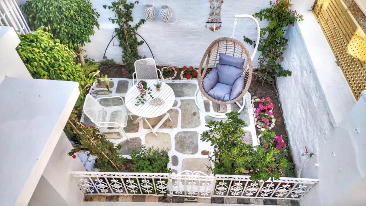 Aparthotel Neoclassical Mansion In Andros Town By Explore Andros Extérieur photo